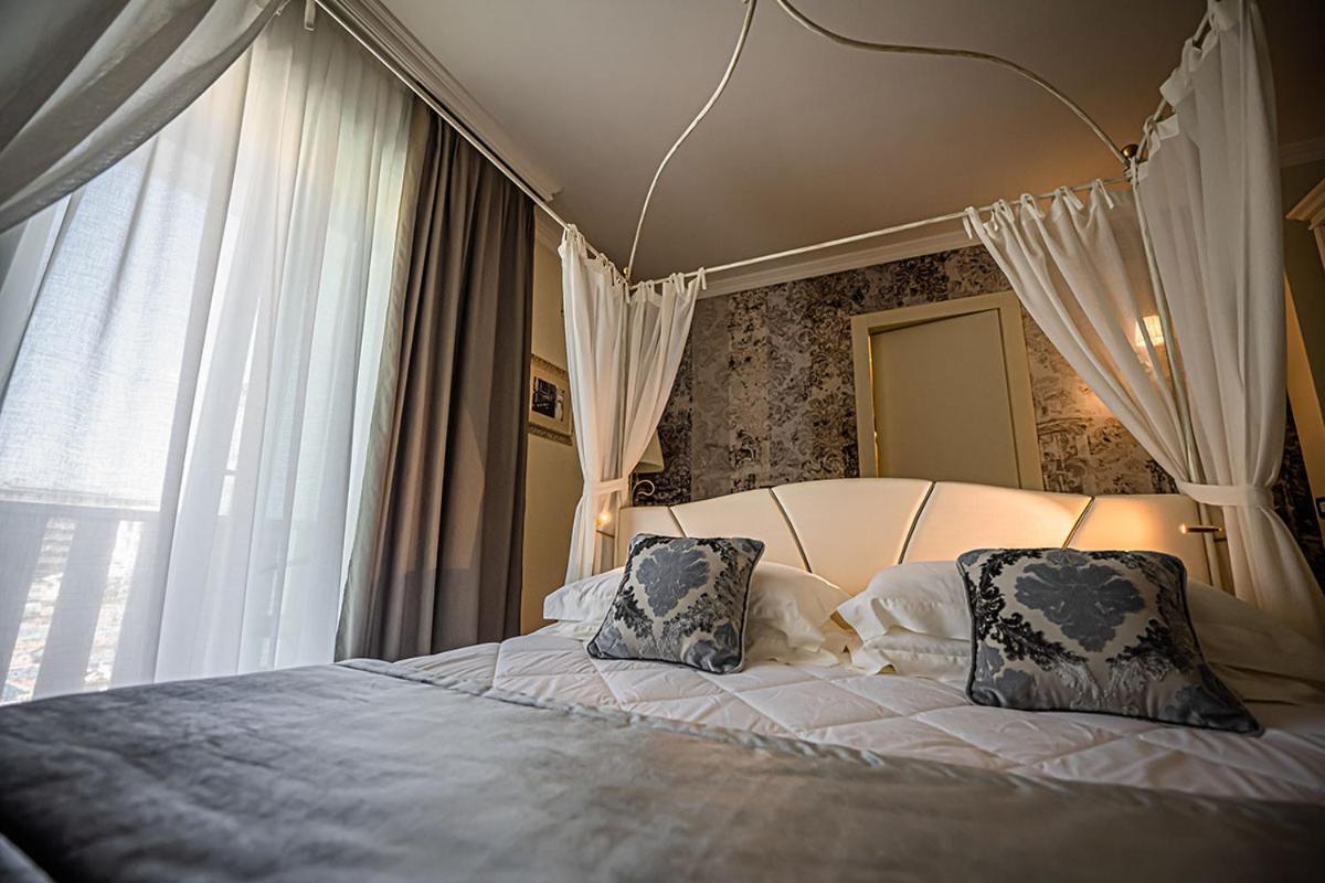 Cà D'oro Hotel